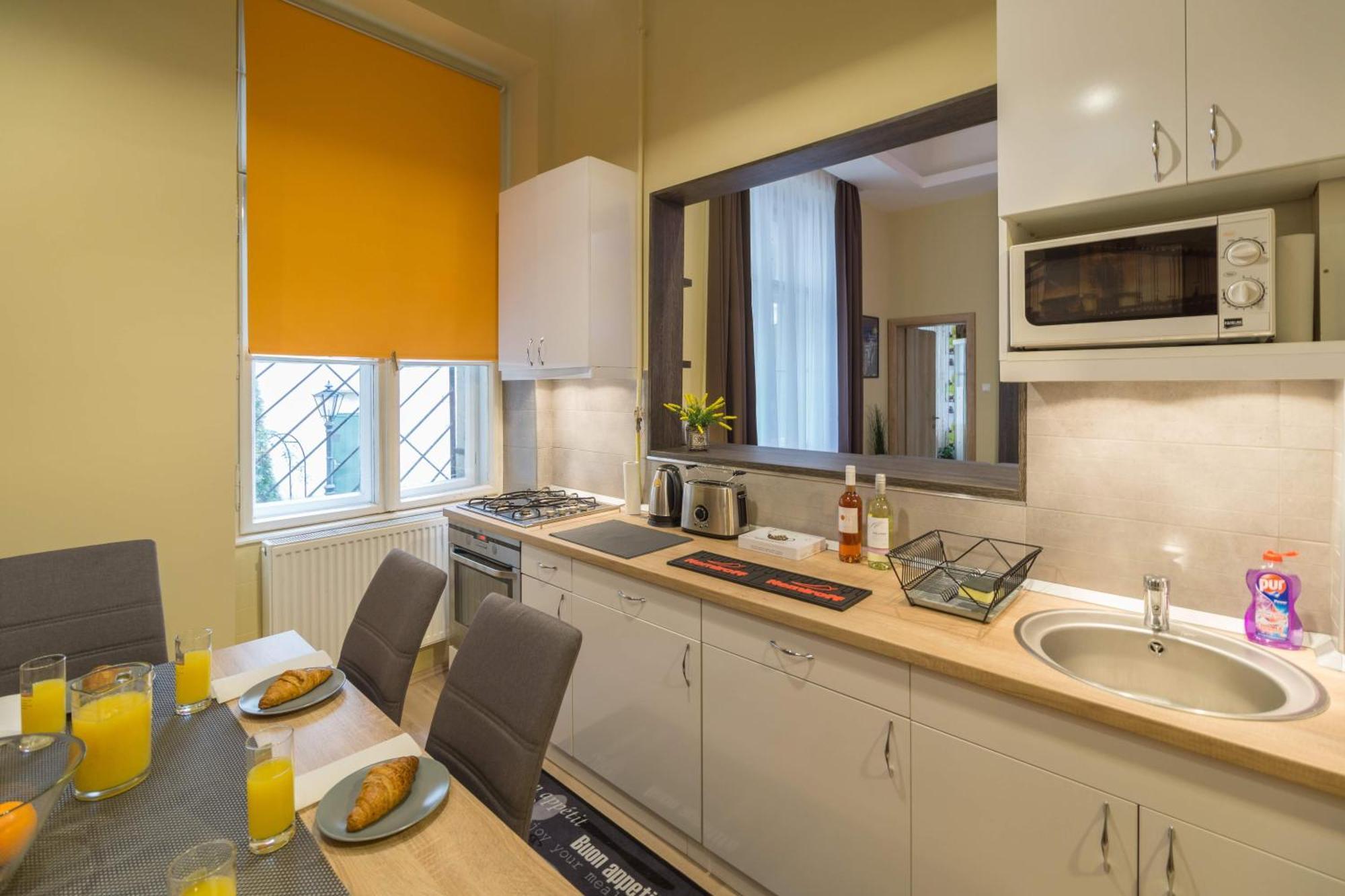 Exlcusive & City Central Located Suite By Prestige Homes Budapest Ngoại thất bức ảnh