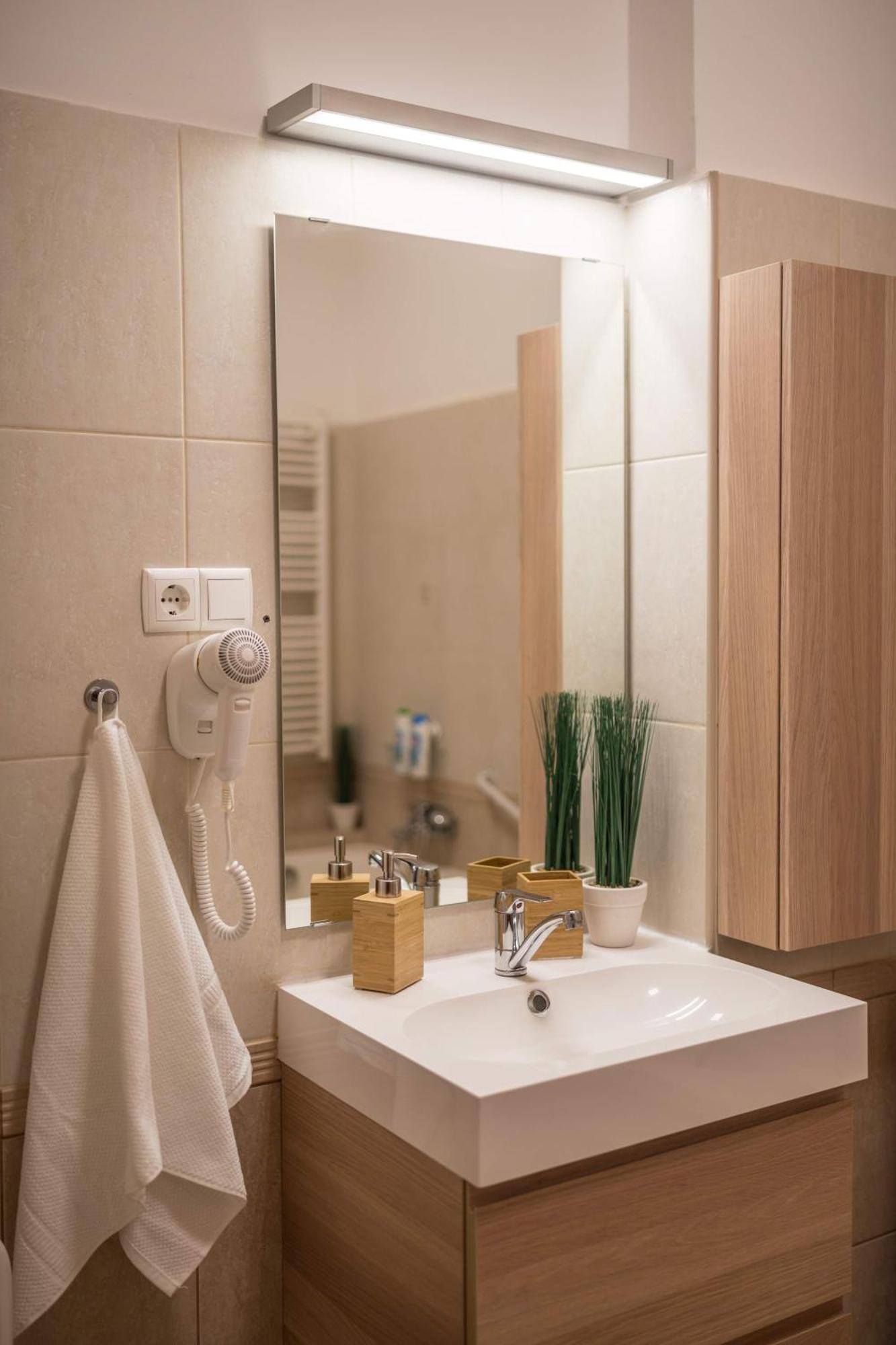 Exlcusive & City Central Located Suite By Prestige Homes Budapest Ngoại thất bức ảnh